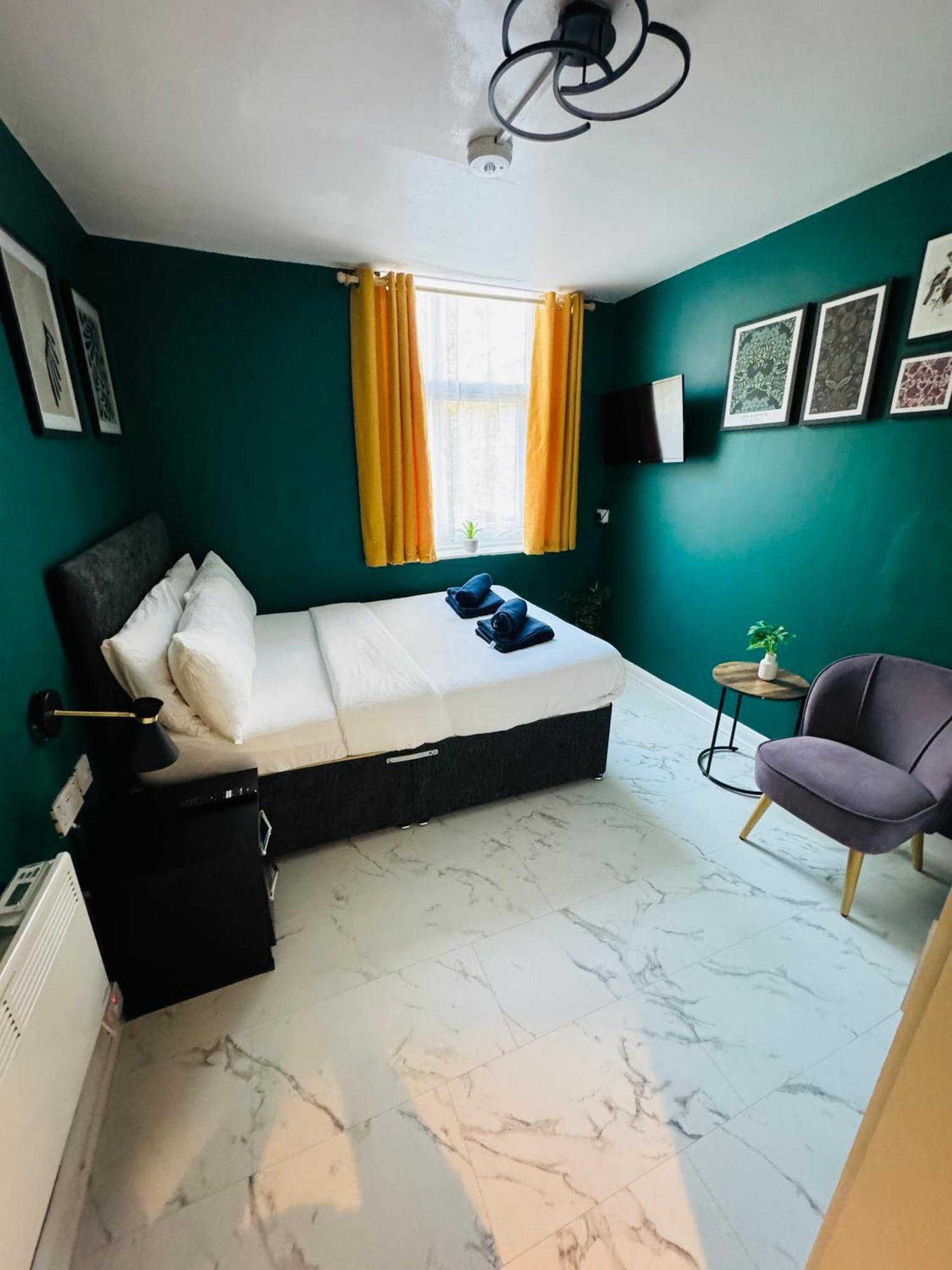 Private Studio Flat In City 1190 Londra Esterno foto