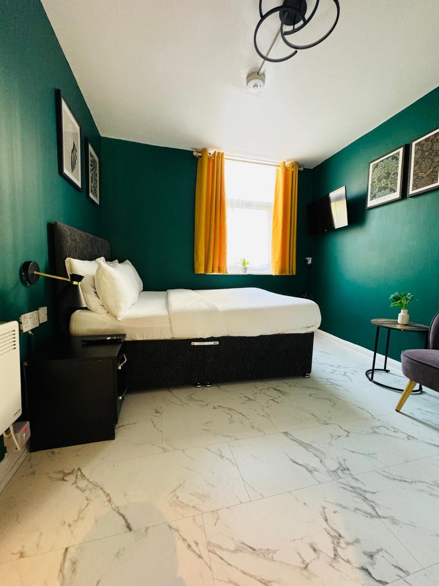 Private Studio Flat In City 1190 Londra Esterno foto