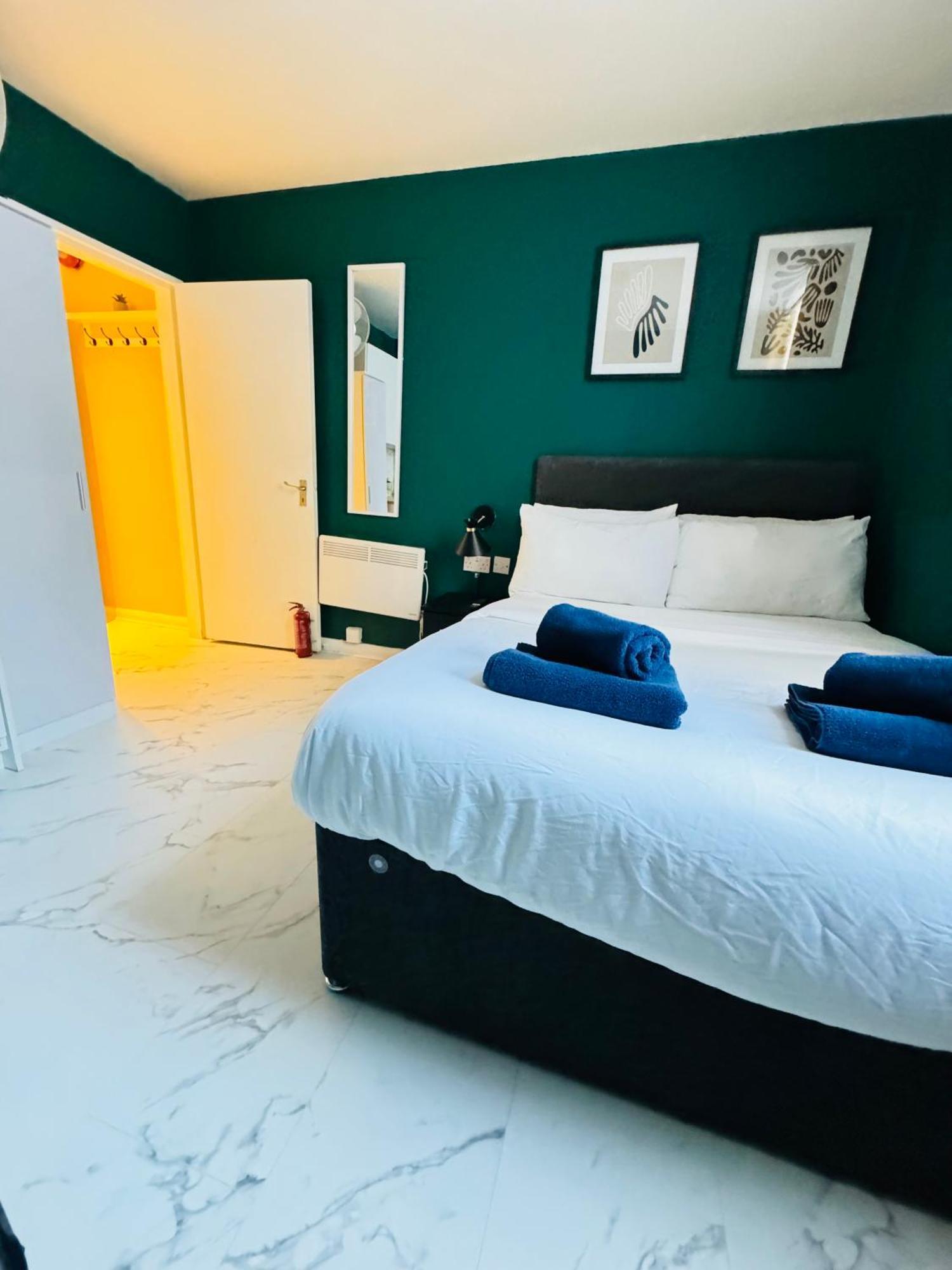 Private Studio Flat In City 1190 Londra Esterno foto
